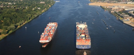 Transport fluvial containerizat
